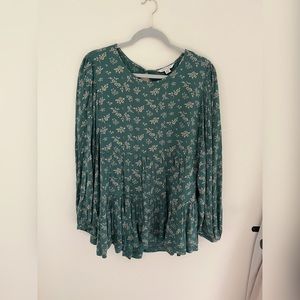 American Eagle babydoll style top! Super flowy. Open back! Floral. Size L.